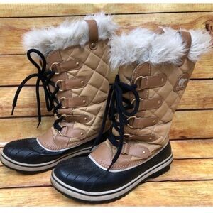Sorel Quilted Winter Boots 8.5 Tan